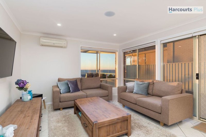 Photo - 15 Seaview Avenue, Hallett Cove SA 5158 - Image 9