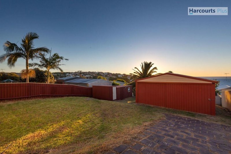 Photo - 15 Seaview Avenue, Hallett Cove SA 5158 - Image 17