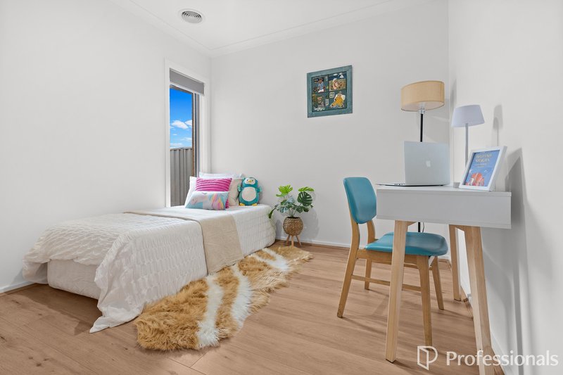 Photo - 15 Sechura Road, Truganina VIC 3029 - Image 11