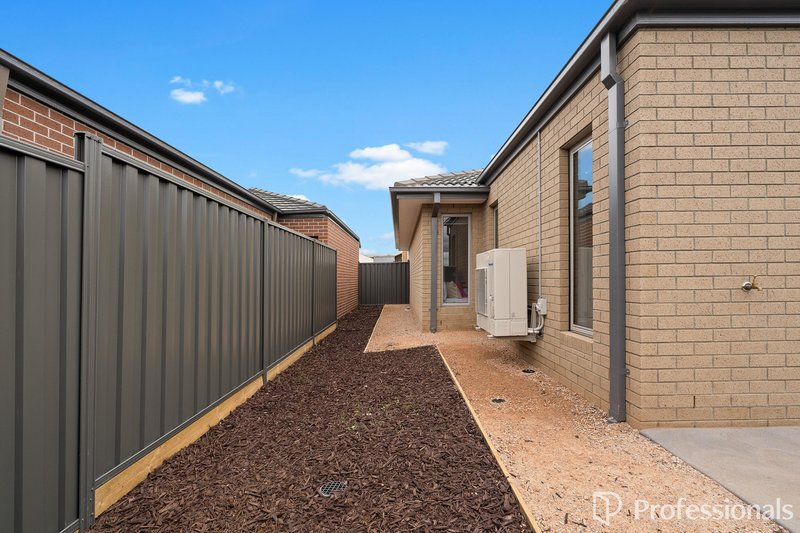 Photo - 15 Sechura Road, Truganina VIC 3029 - Image 14