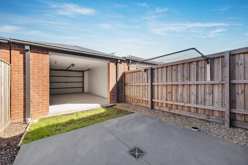 Photo - 15 Selma Walk, Donnybrook VIC 3064 - Image 10