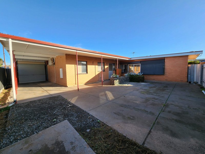 Photo - 15 Selway Terrace, O'Sullivan Beach SA 5166 - Image 2