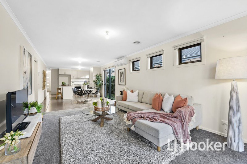 Photo - 15 Serenity Street, Pakenham VIC 3810 - Image 7