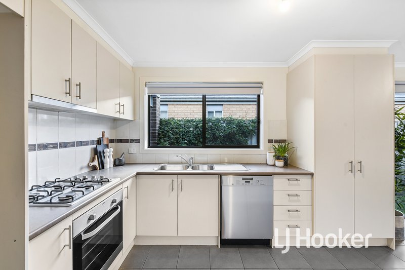 Photo - 15 Serenity Street, Pakenham VIC 3810 - Image 8