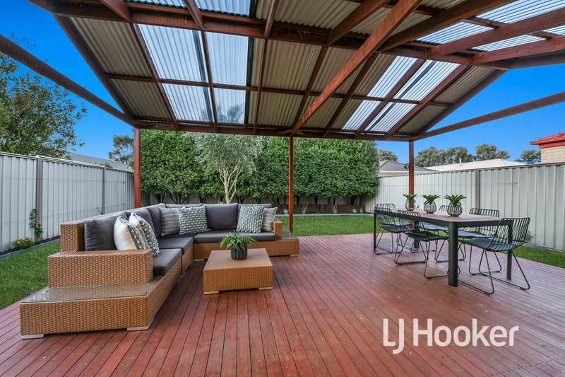 Photo - 15 Serenity Street, Pakenham VIC 3810 - Image 14