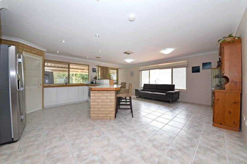 Photo - 15 Serpentine Gardens, Clarkson WA 6030 - Image 7