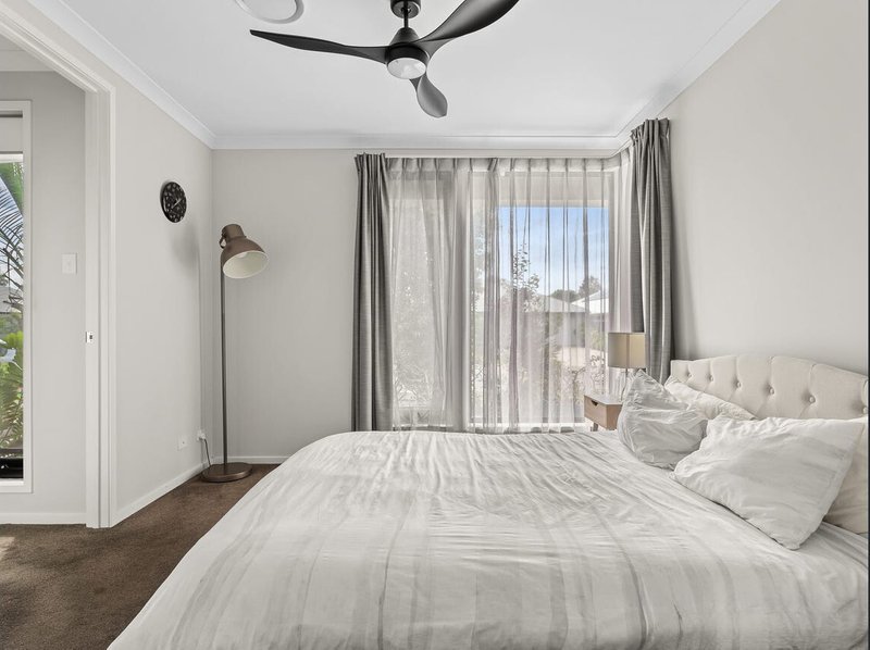 Photo - 15 Serrata Close, Banksia Beach QLD 4507 - Image 10