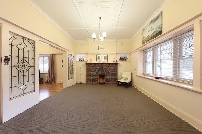 Photo - 15 Service Street, Caulfield North VIC 3161 - Image 2