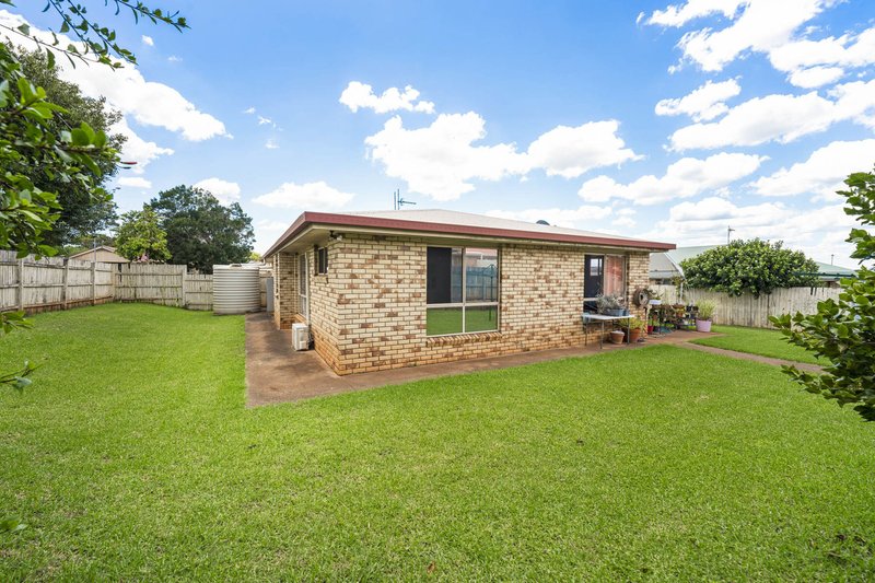 Photo - 15 Shamrock Court, Middle Ridge QLD 4350 - Image 11