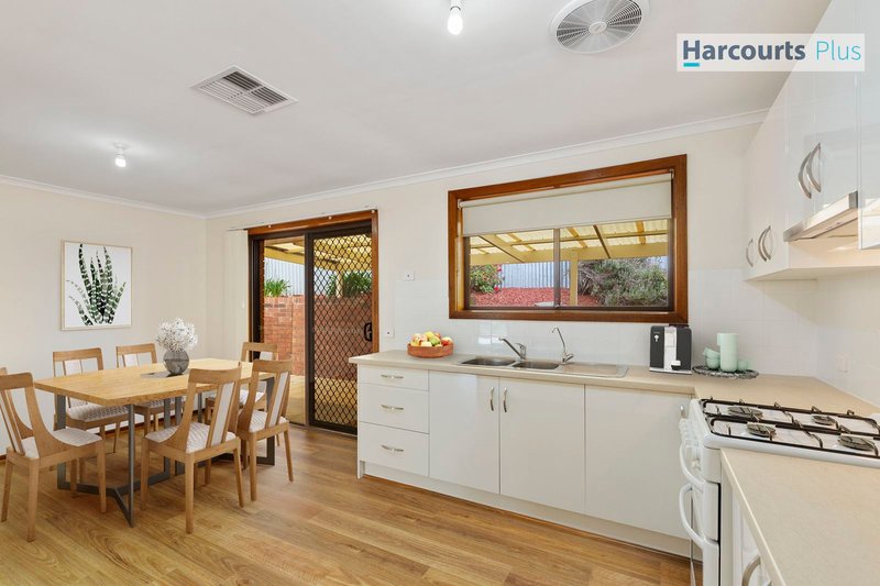 Photo - 15 Shamrock Road, Hallett Cove SA 5158 - Image 2