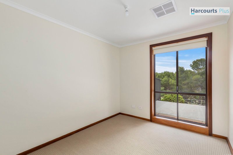 Photo - 15 Shamrock Road, Hallett Cove SA 5158 - Image 5