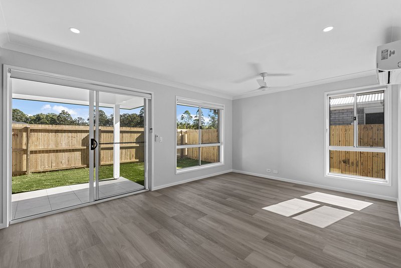 Photo - 1/5 Shanti Lane, Morayfield QLD 4506 - Image 4