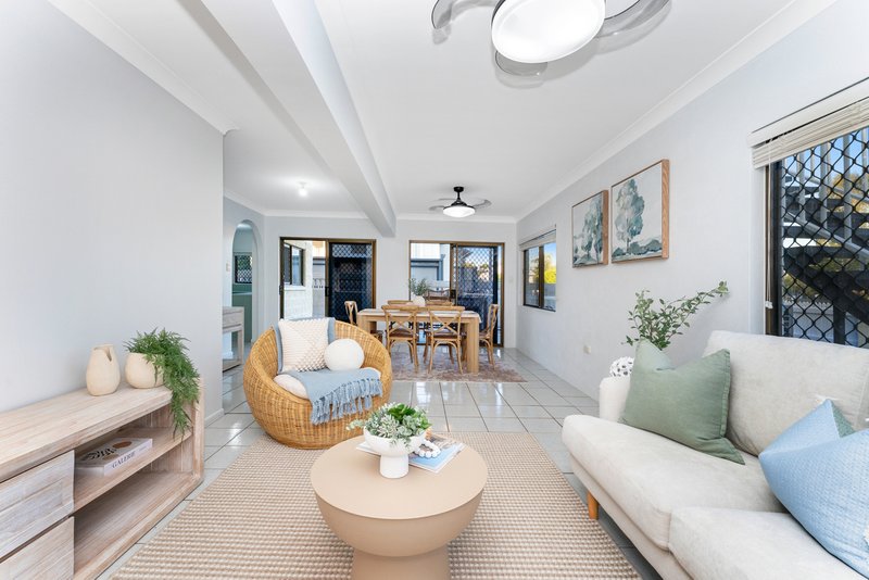 Photo - 1/5 Shaw Street, West End QLD 4810 - Image 22
