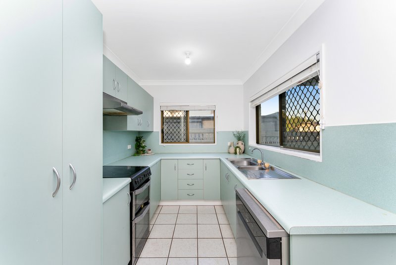 Photo - 1/5 Shaw Street, West End QLD 4810 - Image 24