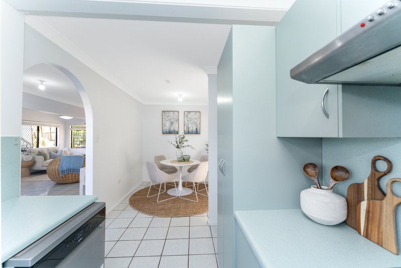 Photo - 1/5 Shaw Street, West End QLD 4810 - Image 30