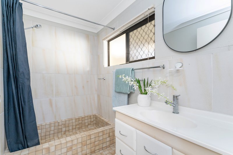 Photo - 1/5 Shaw Street, West End QLD 4810 - Image 33