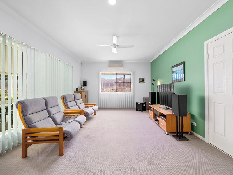 Photo - 15 Shuttle Place, Bridgeman Downs QLD 4035 - Image 5