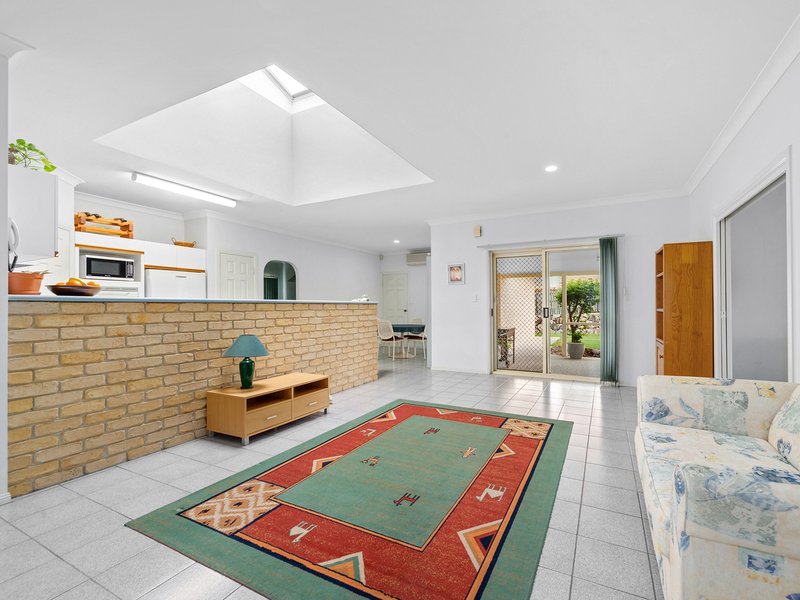 Photo - 15 Shuttle Place, Bridgeman Downs QLD 4035 - Image 7