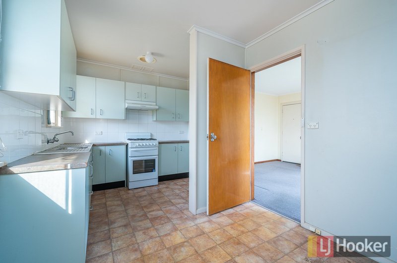 Photo - 15 Simpson Avenue, Casula NSW 2170 - Image 3