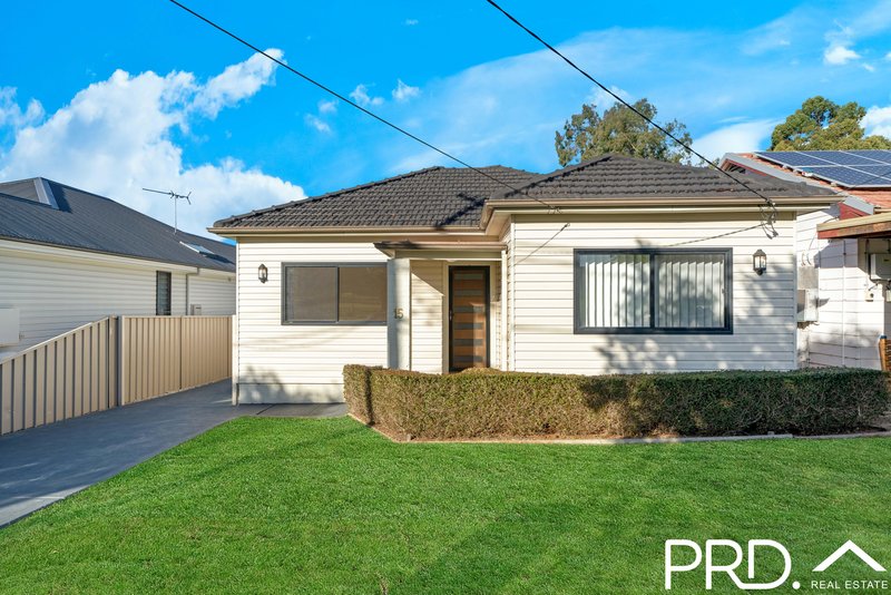 15 Singleton Avenue, East Hills NSW 2213