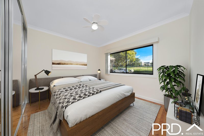 Photo - 15 Singleton Avenue, East Hills NSW 2213 - Image 4