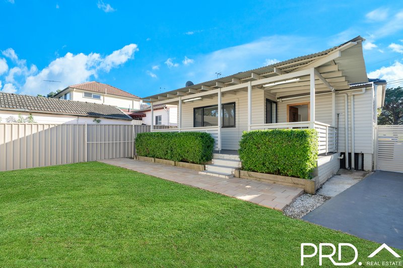 Photo - 15 Singleton Avenue, East Hills NSW 2213 - Image 5