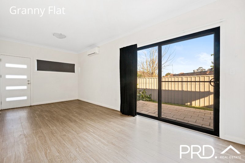 Photo - 15 Singleton Avenue, East Hills NSW 2213 - Image 7