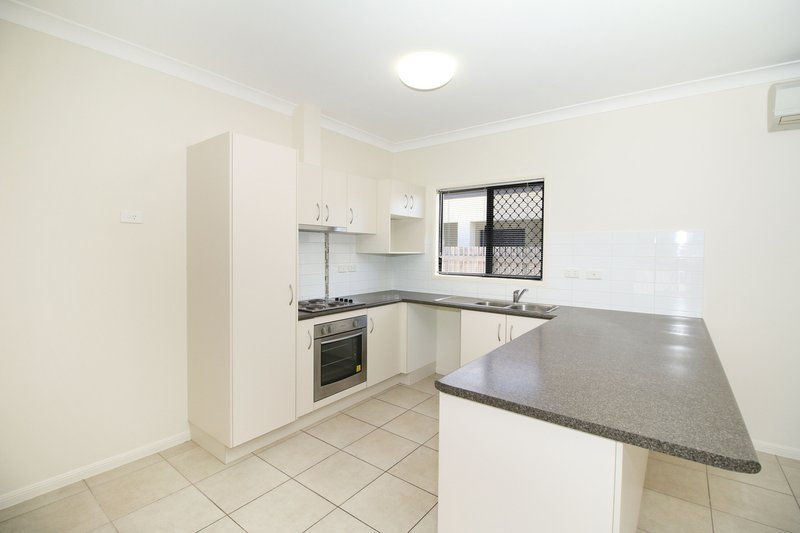 Photo - 15 Skardon Place, Kelso QLD 4815 - Image 2