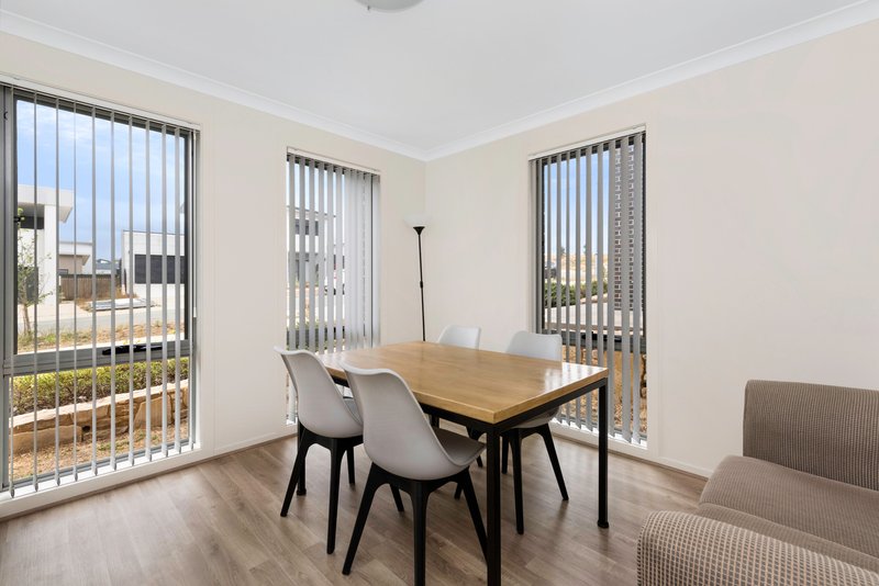 Photo - 15 Sliprail Street, Lawson ACT 2617 - Image 2