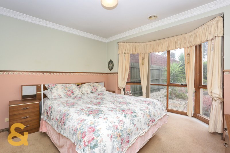 Photo - 15 Solander Court, Roxburgh Park VIC 3064 - Image 9