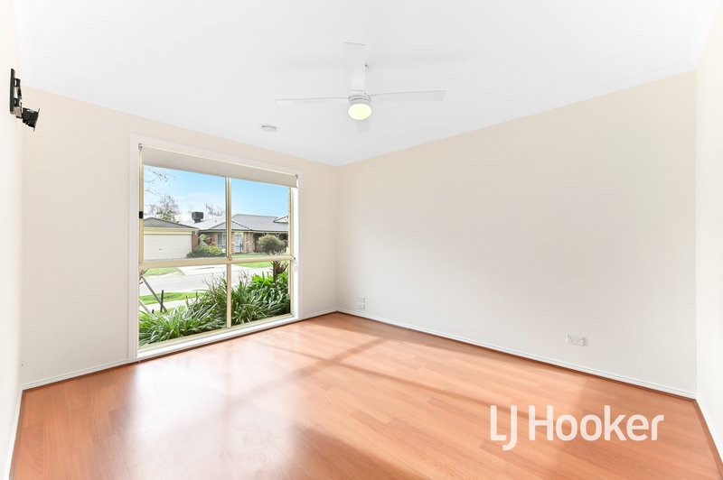 Photo - 15 Somerset Court, Narre Warren South VIC 3805 - Image 9