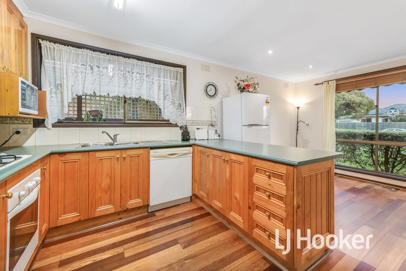 Photo - 15 Somerville Road, Hampton Park VIC 3976 - Image 4