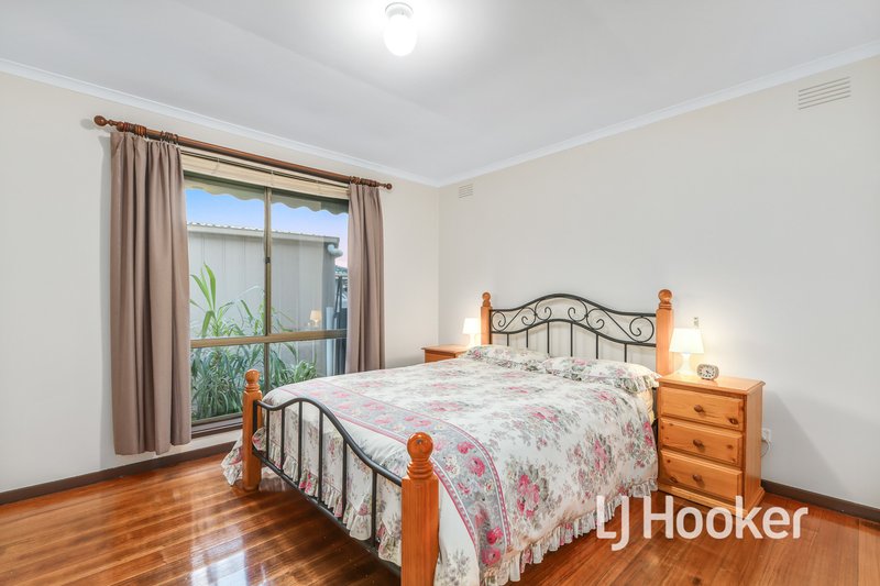 Photo - 15 Somerville Road, Hampton Park VIC 3976 - Image 9