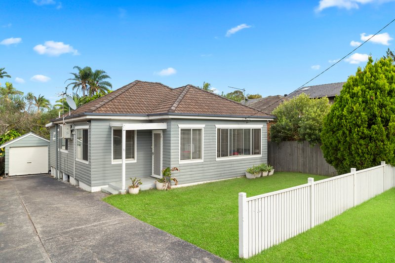 Photo - 15 South Creek Road, Dee Why NSW 2099 - Image 2