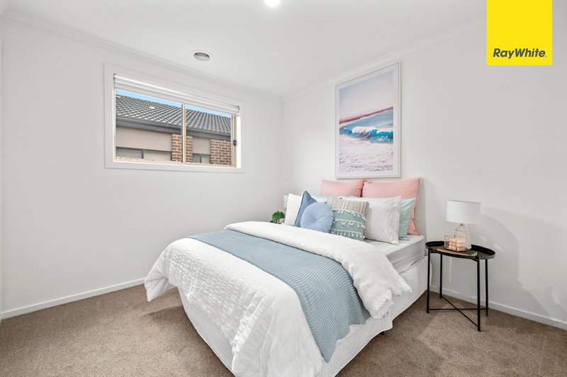 Photo - 15 Spearfelt Street, Kurunjang VIC 3337 - Image 10