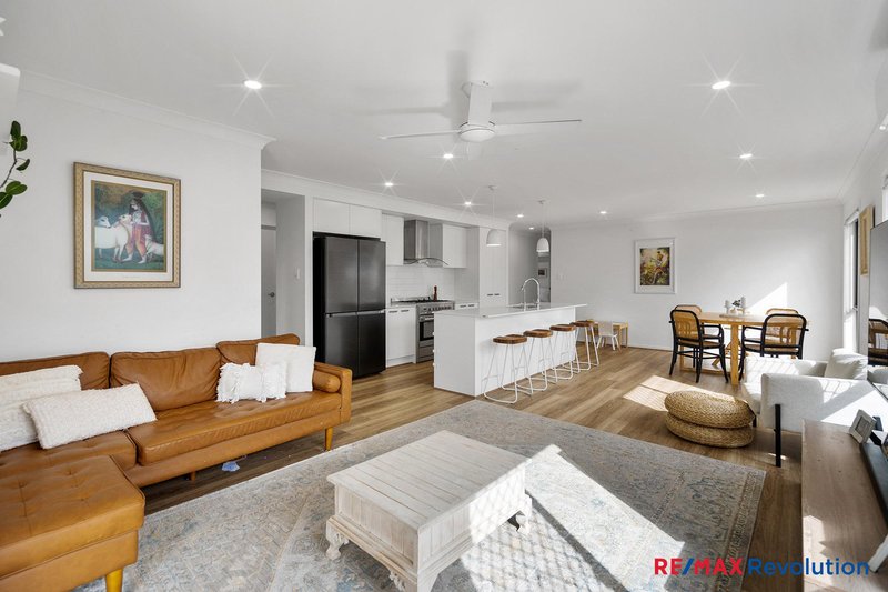 Photo - 15 Spinneret Court, Bahrs Scrub QLD 4207 - Image 4