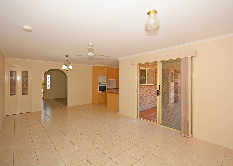 Photo - 15 Spoonbill Way, Eli Waters QLD 4655 - Image 2