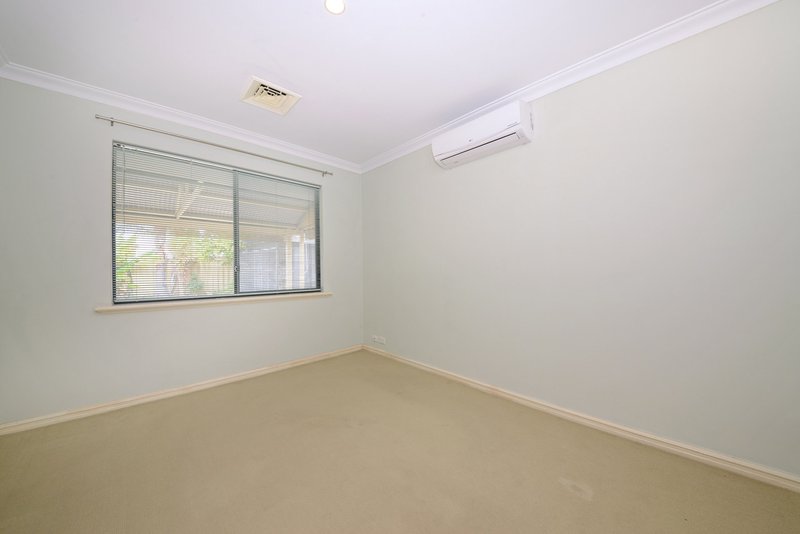 Photo - 15 St Fillans Bend, Wanneroo WA 6065 - Image 22