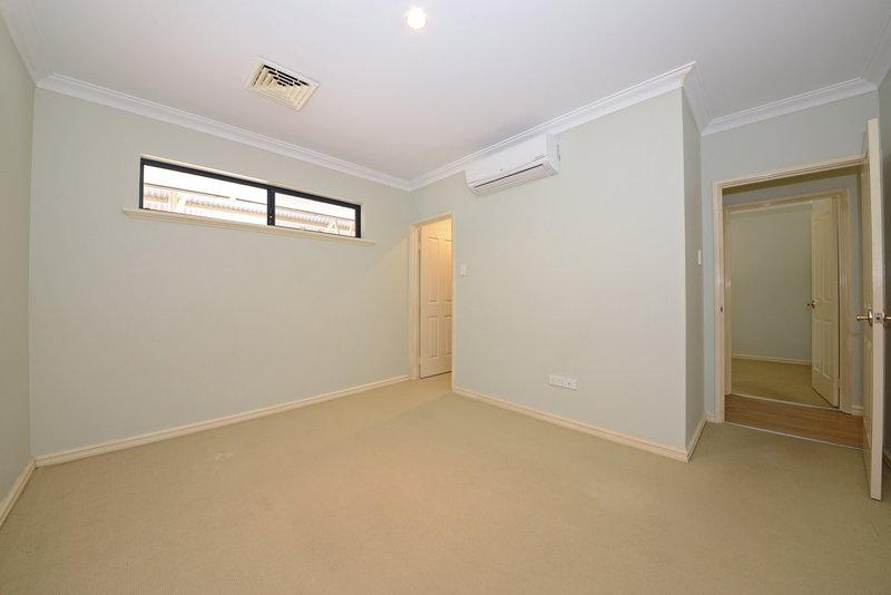 Photo - 15 St Fillans Bend, Wanneroo WA 6065 - Image 23