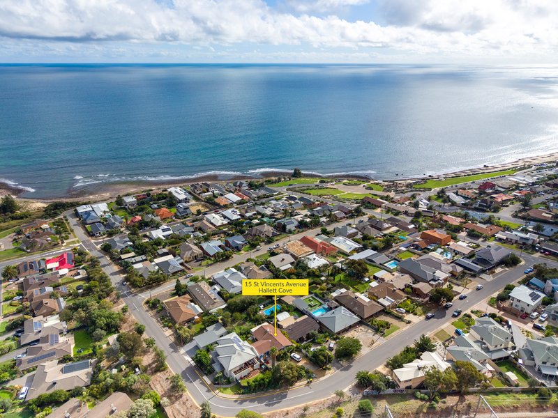 Photo - 15 St Vincents Avenue, Hallett Cove SA 5158 - Image 2