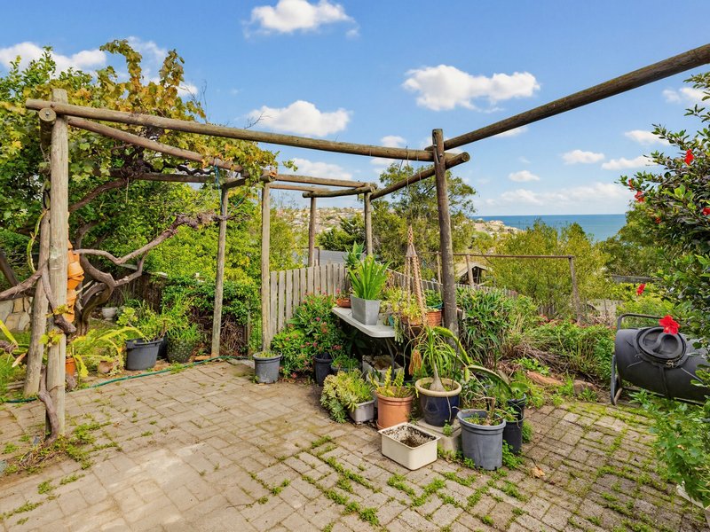 Photo - 15 St Vincents Avenue, Hallett Cove SA 5158 - Image 9
