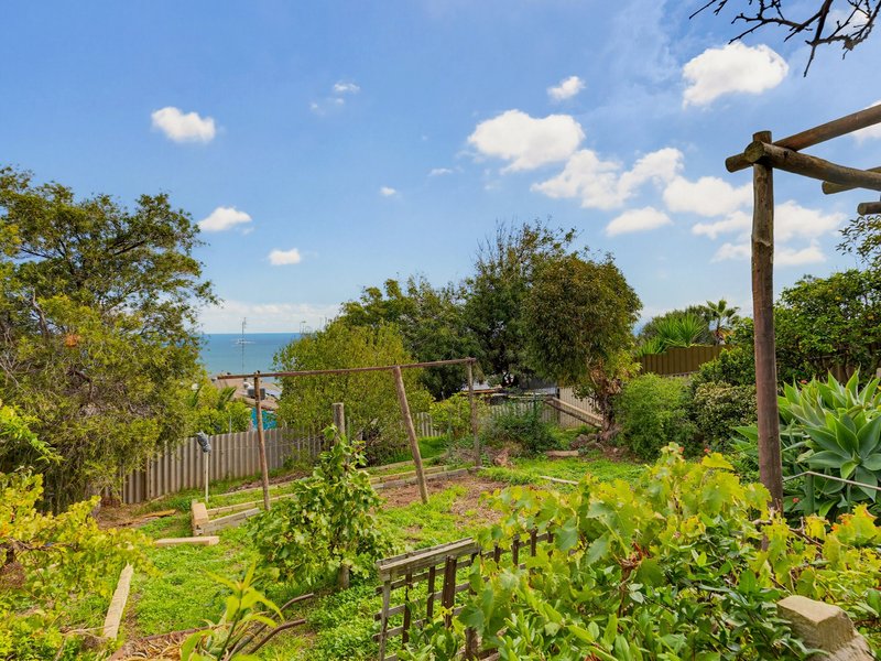 Photo - 15 St Vincents Avenue, Hallett Cove SA 5158 - Image 10