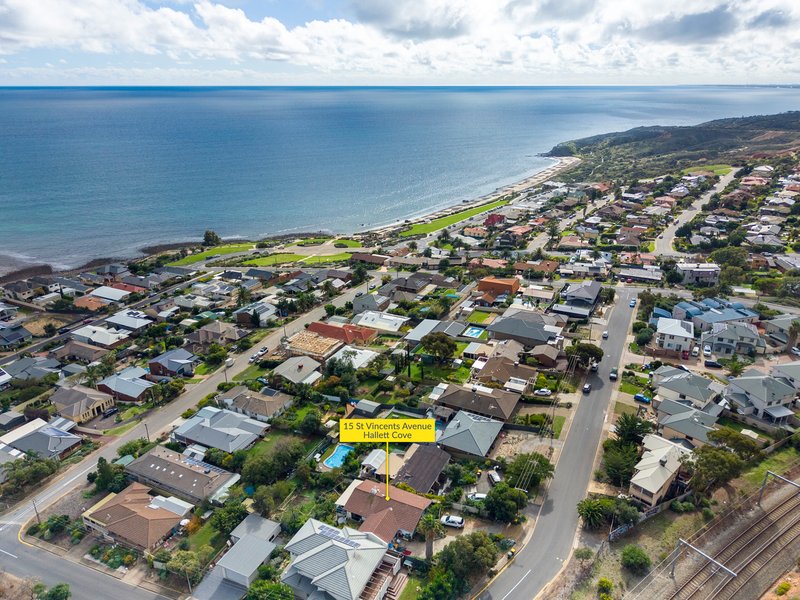 Photo - 15 St Vincents Avenue, Hallett Cove SA 5158 - Image 16
