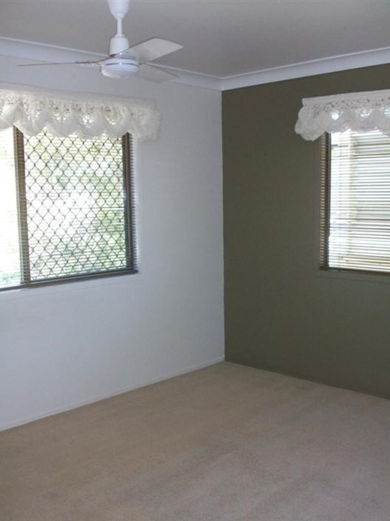 Photo - 15 Standish Street, Norman Gardens QLD 4701 - Image 5