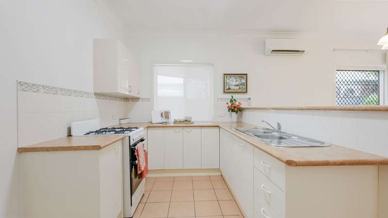 Photo - 15 Stanford Place, Forest Lake QLD 4078 - Image 10