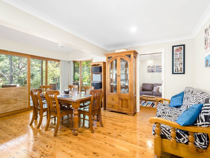 Photo - 15 Stanley Avenue, Kurrajong Heights NSW 2758 - Image 6