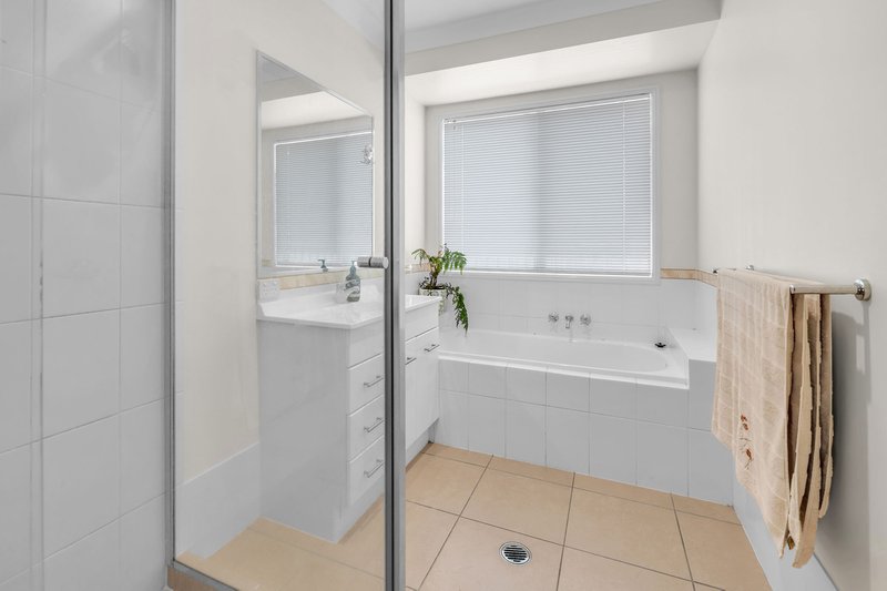 Photo - 15 Starkey Street, Pacific Pines QLD 4211 - Image 13