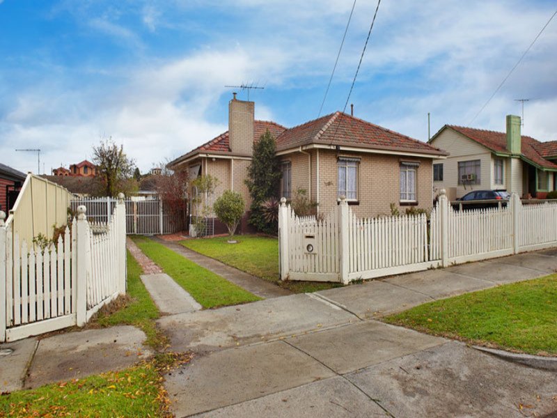 Photo - 15 Steane Street, Reservoir VIC 3073 - Image 3