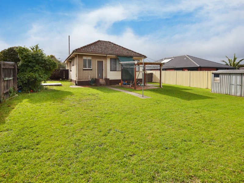 Photo - 15 Steane Street, Reservoir VIC 3073 - Image 4