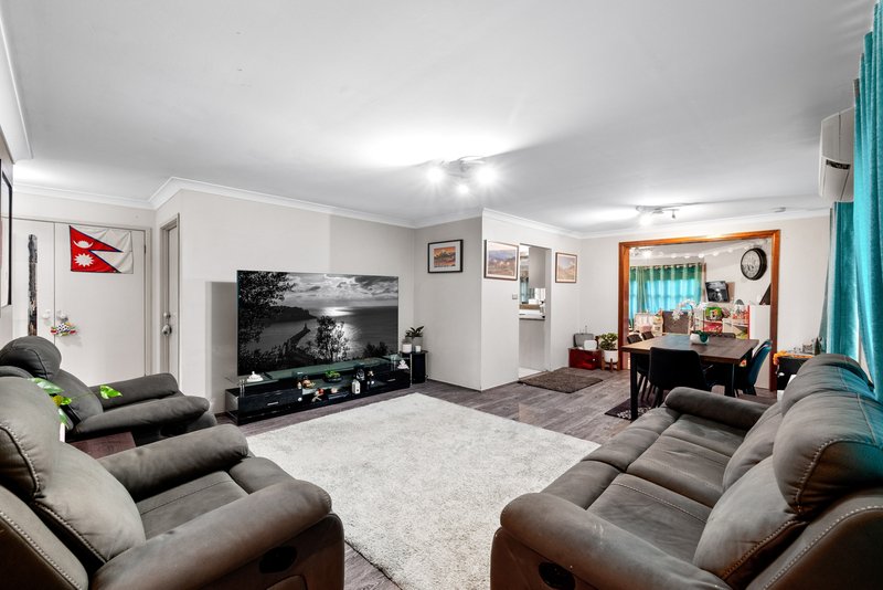 Photo - 15 Stockalls Place, Minto NSW 2566 - Image 2